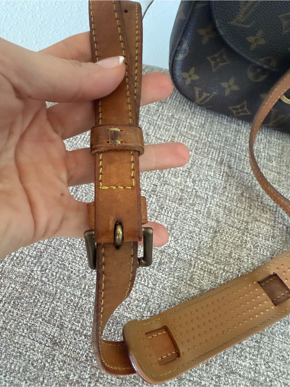 Vintage Louis Vuitton Brown Monogram Saint Cloud Crossbody with Tan Accent - Picture 14 of 16